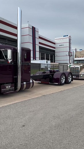 1972 Peterbilt #slammed #largecars #fyp #bigrigbeauty #peterbilt #classic #semicasualshow #keepontruckin #dieselpower #truckinglife #chrome