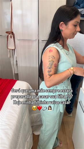 Danielli C Oliveira on Instagram: "Entre um detalhe e outro, meu coração voltou no tempo… hoje não é só um casamento, ❤️ é a minha filhinha dando um novo passo na vida 💍🥹 E eu sigo aqui, com o mesmo amor de sempre. . #casamentonocivil #minhafilha"