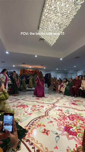 Epic Mehndi Dance Performance by the Bride's Sister