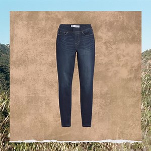 36K views · 1K reactions | Your ideal jeans for fall  Lasting from day to night, the slimming pull-on waistband and snug fit never lose shape! | Levi Strauss Signature | Facebook