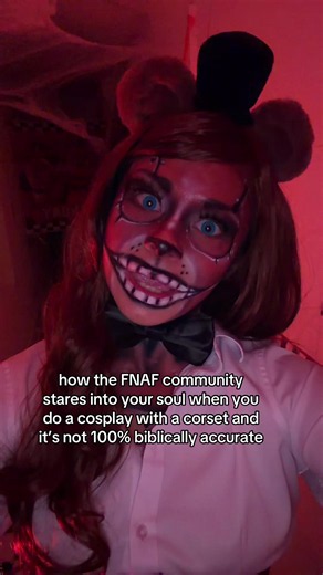 the amount of posts I’ve seen about me EATING food while in cosplay is so insane like yall are genuinely not real 😭 #fnaf #fivenightsatfreddys