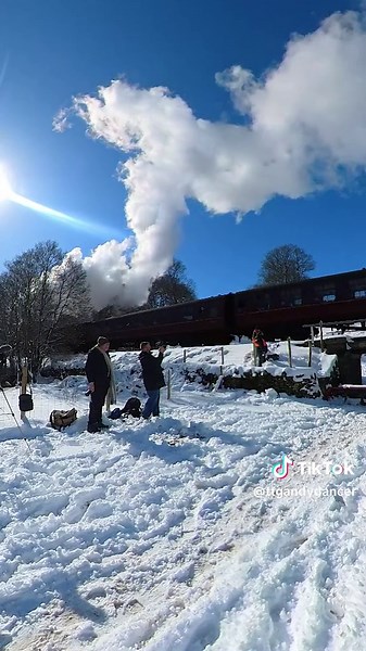 LMS 'Jubilee' class No. 45690 'Leander' gracefully powers through the picturesque Worth Valley on a chilly day - March 2023 #steamengine #WorthValley #jublieeclass #KWVR #steamengine #BritishRail #trainphotography #railfans #railroad #railroadphotography #railfanning #trainspotting #ttgandydancer