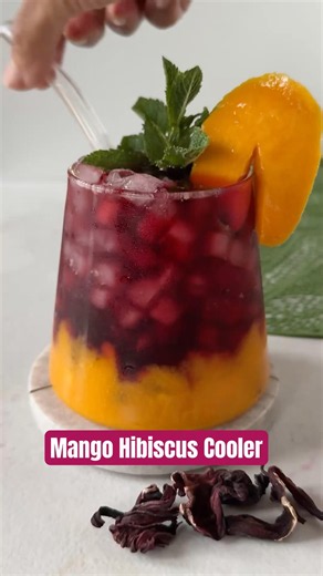 Iced Tea with Hibiscus and Mango. The perfect summer cooler. #hibiscus #hibiscustea #freshmango