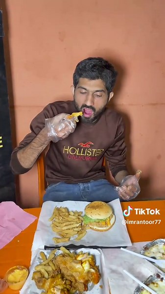 Best Injected Broast Mil Gaya #broast #bestbroast For Order 0335-8193709 Location Shop NO. RT2,ST-06 Sector 5B3, 5B3 North Karachi, Karachi, 75760, Pakistan