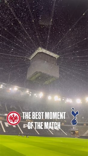 Sascha Appel on Instagram: "MY BEST MOMENT EINTRACHT VS. TOTTENHAM… Was für ein schlechtes Spiel. Für mich läuft diese Art des Profisports unter Arbeitsverweigerung. SEHR SCHADE - hatte mich auf ein spannendes Spiel gefreut. Aber wie so oft im Leben muss man das Beste aus der Situation machen. Und so erfreute ich mich an der tollen Stimmung der (50.000 +) Eintracht Fans, den entspannten Ordner, dem guten Essen im Champions-Club und den über die Maßen freundlichen Servicekräften und das ich das g