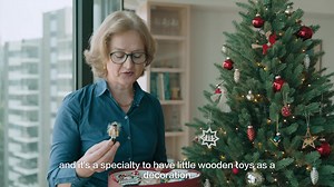 🎥🎄 我們在第二個降臨節，將為大家分享我們聖誕系列 #GermanyinHK 「Christmas Edition」的第二部影片。 今天，我們為大家介紹我們最喜歡的德國聖誕裝飾品。有哪些？你會在影片中找到答案。 你認為哪些聖誕裝飾品是必備的？ 💬 🕯️🕯️ 祝大家第二個降臨節快樂！ 🎥🎄Wir wünschen euch allen einen schönen zweiten Advent! We wish you a happy second Advent with our second video from our series #GermanyinHK – Christmas Edition. Today we want to show you our most favourite German Christmas decorations. What those are? You will find it out in the video. Which Christmas decoration do you think is a must-have?💬 🕯️🕯