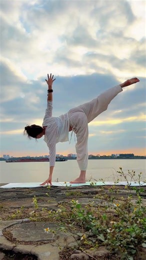Unwind in Nature: OutdoorYoga NatureHealing YogaForMindBody