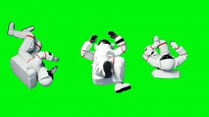 Lévitation des astronautes dans l'espace. Écran vert. Animation réaliste 4k.
