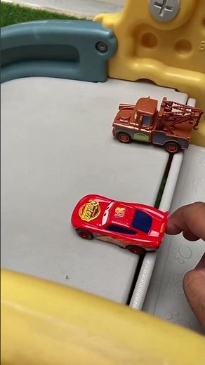 DIECAST DISNEY PIXAR CARS MELUNCUR | LIGHTNING MC QUEEN ,TOW MATER ,CHICK HICKS