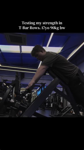 Done a set of 5 reps afterwards honestly vexed. First time going as heavy as I can on t bar. Honestly peak exercise. #muscle #gym #buff #selfimprovement #gymshark