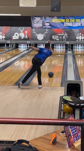 What's your go-to Storm bowling combo?⬇ Jake Lau's choice is the Phaze II and Phaze V 🔴🔵 📸: @itsjakebowling | Storm Bowling