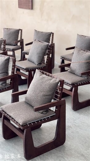 These wooden chairs (with woven details and soft cushions) blend rustic texture and cozy comfort—perfect for a calm, earthy space 🪑 #WabiSabiChairs #RusticWoodFurniture #CozySeatingVibes #EarthyHomeDecor #HandcraftedComfort