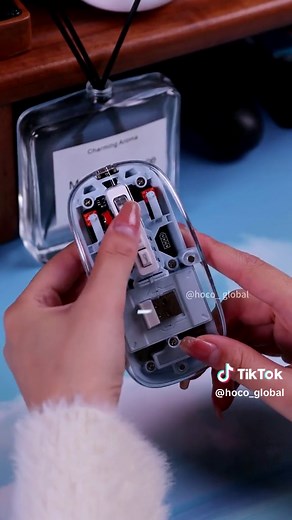 Get your hands on this Hoco M7 stylish wireless mouse for a more efficient workday! 🖱️🥰 #hoco #hocom7 #hocoofficial #wirelessmouse #techgadgets #blue #gamingmouse #pcsetup #laptop #computer #mouse #bluetoothmouse #ergonomicmouse #asmr #fyp