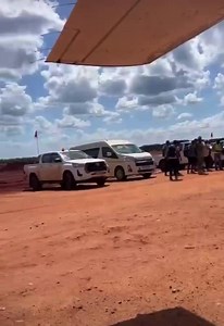 As empresas de mineração de rubis em Montepuez estão encerrando suas atividades, após o recente fechamento da empresa de mineração de grafite. Líderes e funcionários estão deixando as instalações em Namanhumbiri-Montepuez, partindo em aviões e helicópteros. | Nossa Moçambicanidade