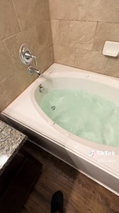 How to Clean Your Jacuzzi Bathtub Effectively