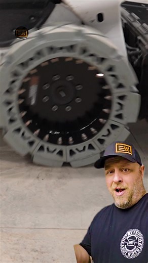 Sick of cleaning rubber marks on the jobsite? With the EWRS-HS-NM Airless Skid Steer Non-Marking Tires you can avoid leaving tracks and keep your customers happy! We designed the EWRS-HS-NM Airless Skid Steer Non-Marking Tires with a robust tread that lasts three times longer than pneumatic skid steer tires. With our non-marking design, you can operate all day on any hard surface and without leaving a trace! Check out the full video https://youtu.be/4HN2iVnyQp8 - Learn More: https://www.Evolutio