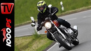 Video: Honda CB1100 EX Test 2016 | Leistung, Sound, Fahrverhalten