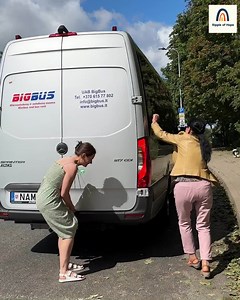 Lady helps girl with dress caught in bus door #funny | Ripple of Hope
