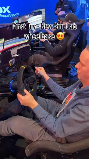 Corny | Ich konnte Platz nehmen in einem Simlab RIg und nicht nur ein paar Runden iRacing Ballern… Nöö direkt auch mal die neue Base getestet!... | Instagram