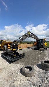 engcon tiltrotator demonstation from a dig day held last friday and Saturday | Awesome Earthmovers