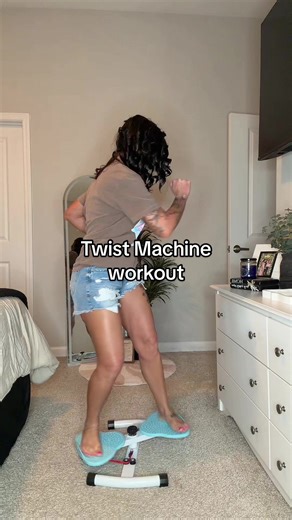 The way this machine attacks the waistline should be illegal 😭🔥 Super beginner-friendly, super effective, and it hits your lower belly obliques every time. If you’ve been wanting a smaller waist without crazy workouts… this is the one#abmachine #coreworkouts #abworkouts #tiktokshopcreatorpicks