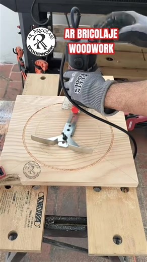 Cómo hacer plantillas de círculos con sierra copa y router de mano / AR BRICOLAJE WOODWORK 👍👍👍#arbricolajewoodwork #tips #herramientas #cortacirculos #paratii @fansdestacados | AR Bricolaje Woodwork