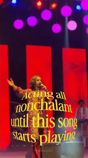 My Favourite Aditya Gadhvi "Navlakahay lobadiyadiyu" Song Live Garba #adityagadhvi #garba #favorite