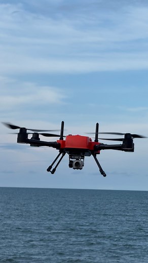 People kept asking: "Can SwellPro🚁 actually fly back up out of water?" 🌊So Morgan, a longtime SwellPro owner and an active shark angler in the Gulf, decided to run his own ocean test at Navarre Beach, Florida. The result? No rescue swim needed! 😁 | Swellpro