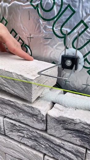 241K views · 700 reactions | 172.How To Lay Bricks tricks For Beginners Using a line 隣隣隣隣#brickhouse #bricks | Bricklayer | Facebook