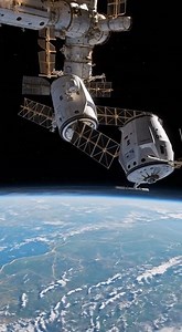 SpaceX Dragon cargo spacecraft docking at the ISS! #SpaceX #Dragon #ISS #Space #fbreels #Goviral | Space Fact