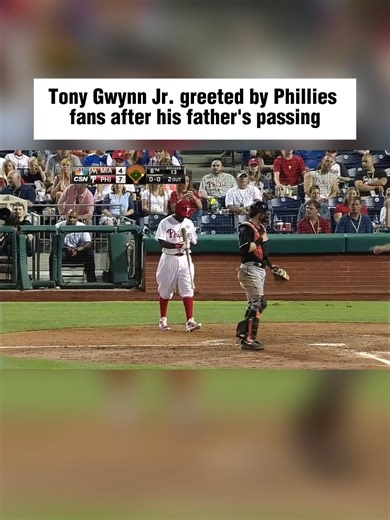 934K views · 10K reactions | A touching moment in baseball history. On 6/24/14, Tony Gwynn Jr. stepped up to the plate at Citizens Bank Park, receiving a heartfelt standing ovation in his first at-bat after the passing of his legendary father. A beautiful tribute to a Hall of Famer and a son carrying on his legacy. (via MLB) #Baseball #MLB #Respect #Phillies | MLB Throwbacks | Facebook