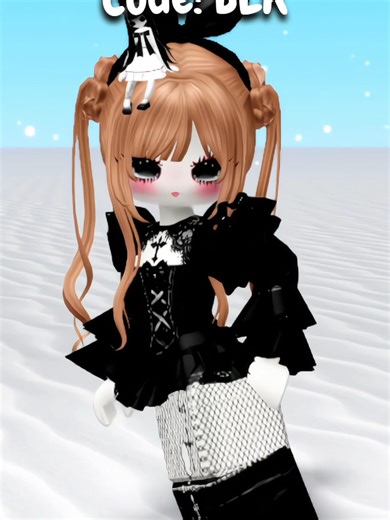 Explore Velvynia’s Closet for Unique Roblox Outfits