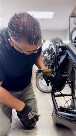 In-Store Macfox X2 Dual Battery Setup (Fast & Easy)