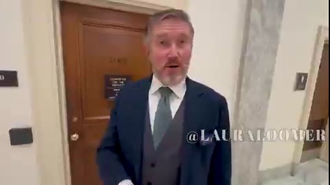 RT @Bubblebathgirl: Rep. Thomas Massie (R-KY) voted with Rep. Ilhan Omar (D-MN) to strip President Trump of his war powers today.The reso…