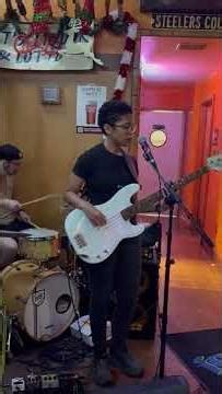 Mad Mellows cover of Bowl For Two by The Expendables at Igots Martiki Bar!