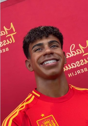 klk @ryanYnE19 😭 @Madame Tussauds Berlin | Lamine Yamal