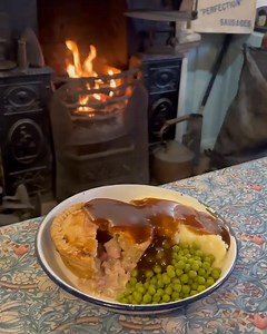 69K views · 976 reactions | This nostalgic 1940s-themed café in Whitby is a real delight and local favourite. You just have to visit Humble Pie ‘n’ Mash!  Humble Pie n Mash Whitby | The Whitby Guide | Facebook