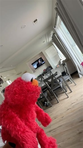 Relationships be like…..🤬🤬🤬 This one comes with an extra cussing warning! #elmo #relationships #funny #comedy #dailylaugh #elmomemes - - - - Cr @logeypump23 | Britmanspeaks