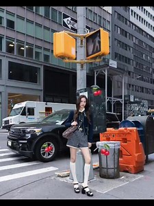 31K views · 1K reactions | One day she's doing space, the next day she's on live-- you blinked-- now she's in Oh Hi New York City  slap to tss 來 #srchafreen | Freenbeckysangel Sarocha | Facebook