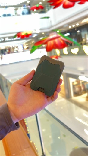 Weekend mode: on 🛍️ Cards in. Cash ready. Phone snapped on. Out with my go-to setup. Easy pay. Easy day. #weekendvibes #everydaycarry #iblason | i-Blason