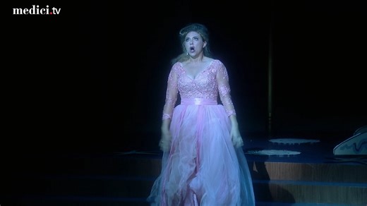 🌊🎶 In Weber's last opera Oberon, the ocean wasn’t very kind to Rezia! Let the dazzling Annette Dasch amaze you as she sings “Ozean, du Ungeheuer!". 🌊🎶 https://bit.ly/3rMj0Jh | medici.tv