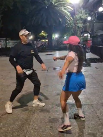 Ensayitos con mi maestro: rutina de baile con Juaniyo González