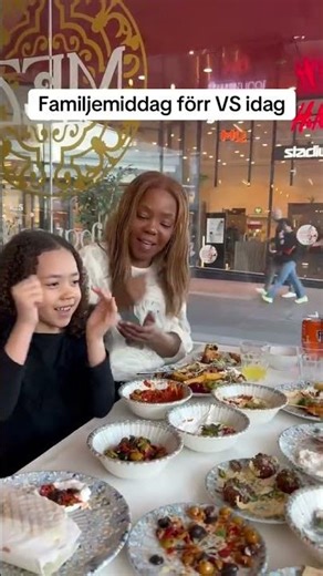 Hur mycket skärmtid har du? #humor #komedi #parody #relatable #family #phones #funny #shorts