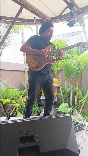Solo over the jazz standard song "Out Of Nowhere"