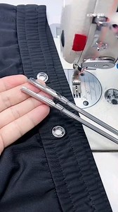 The new air eye rope threading tool has a smooth surface, no burrs, high hardness, no deformation, and is convenient and fast. # sewing machine # garmentFollow my page on Instagram @brothertaosewing Follow my page on Facebook @brothertaosewing . . . . . . . . #sewing #sewingdiy #costura #fashion #brothertaosewing #sewinglove #sewingmachine #sewingtutorial #tutorial #bilochpuratips #bilochpuratips2 #rihanshahidkhan @rihanshahidkhan | 涛哥-縫配