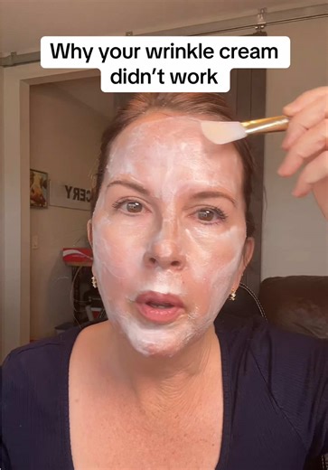 Struggling with neck lines, smile lines, forehead wrinkles, or deep expression lines that never seem to improve? This 30-second micro-bubble lifting mask from MENOKIN absorbs fast to help plump, smooth, and refresh aging skin without long sheet masks or heavy creams. The lightweight bubble formula sinks in quickly to hydrate, boost elasticity, and leave skin looking firmer and more radiant in seconds — perfect for busy women who want real results for fine lines and wrinkles every day. If you’re 