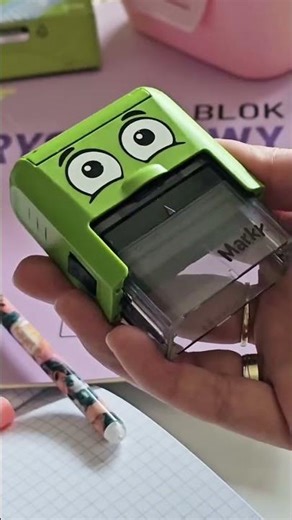 DIY MARKY – superprzyjazna pieczątka, która ratuje przed pomyłkami i zagubieniem ✏️📚🍱👕📓