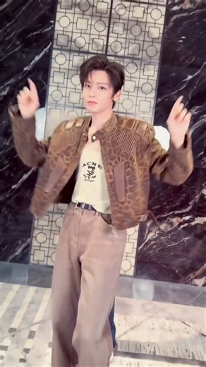 251025 #HouMinghao & #LuYuxiao Angel Dance for #LoveInTheClouds #入青云 #NeoHou #侯明昊