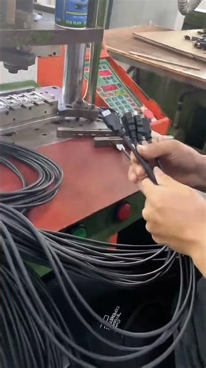 We are a professional HDMI cable factory with 10+ years of export experience 🌍