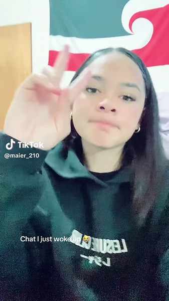 Chat: Waking Up like a Monkey and Funny Reactions